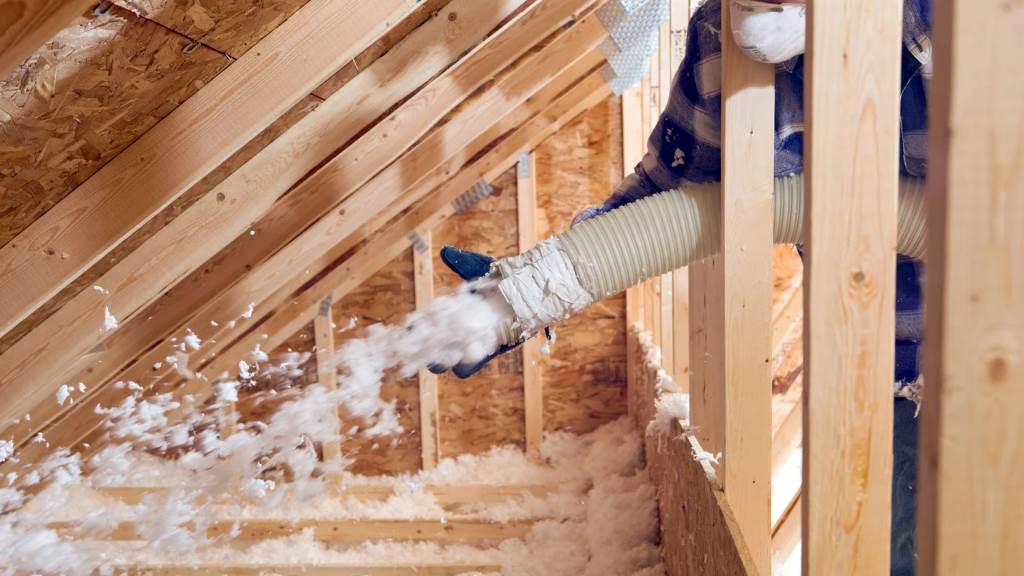 Step-by-Step Guide to Using a Leaf Blower for Attic Insulation